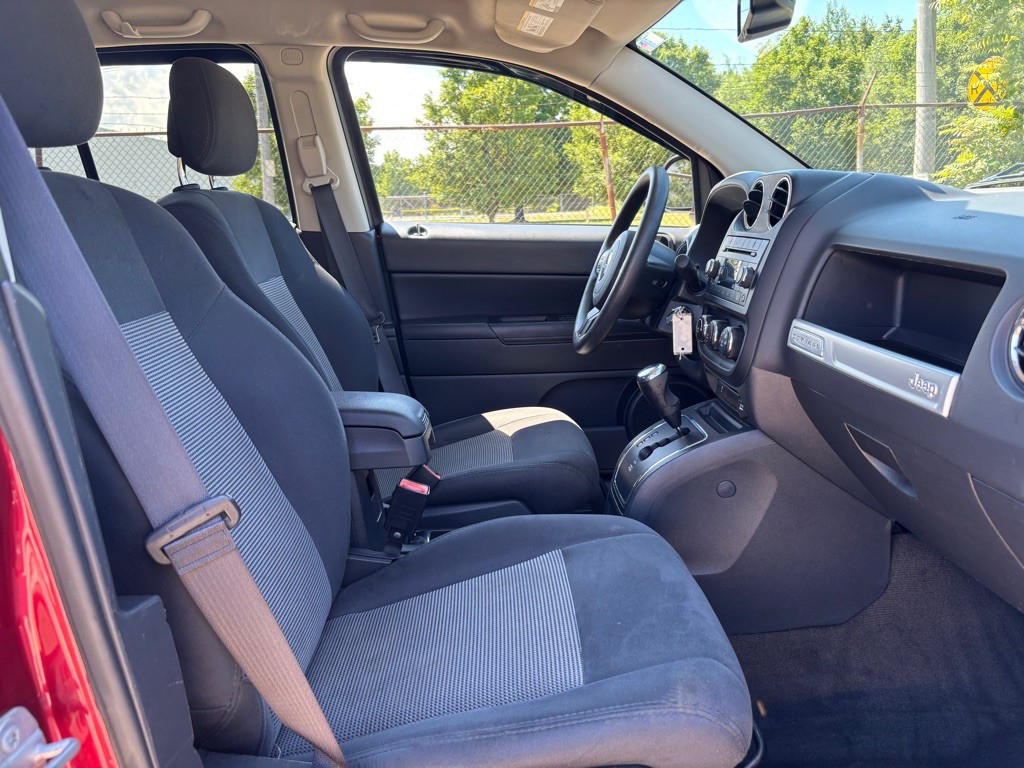 2016 Jeep Compass Image 10