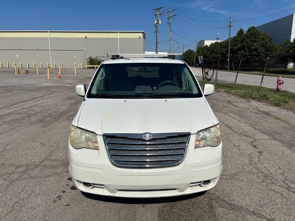 2009 Chrysler Town & Country Image 8