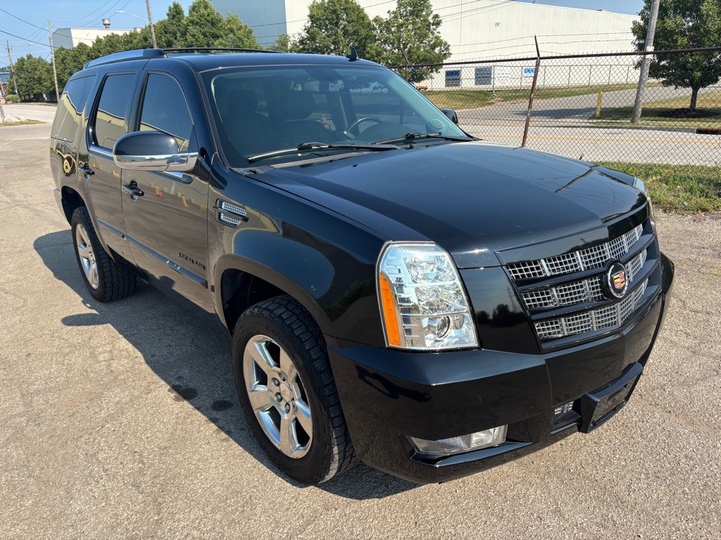 2013 Cadillac Escalade Image 1