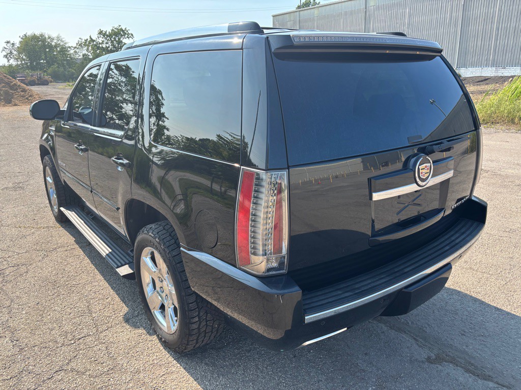 2013 Cadillac Escalade Image 5