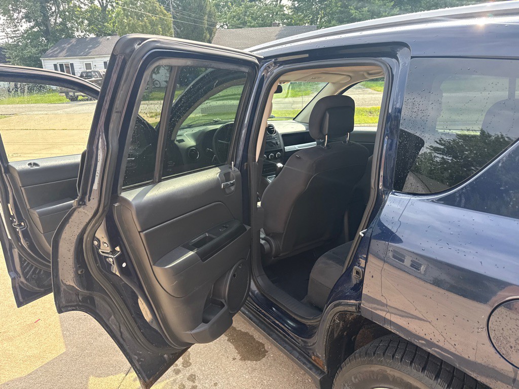 2014 Jeep Compass Image 12