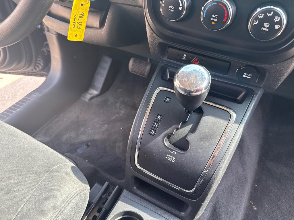 2014 Jeep Compass Image 16
