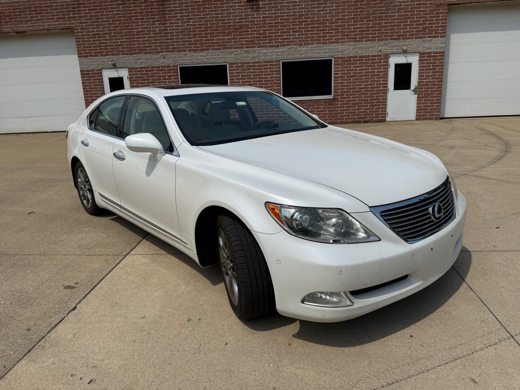 2008 Lexus LS Image 3
