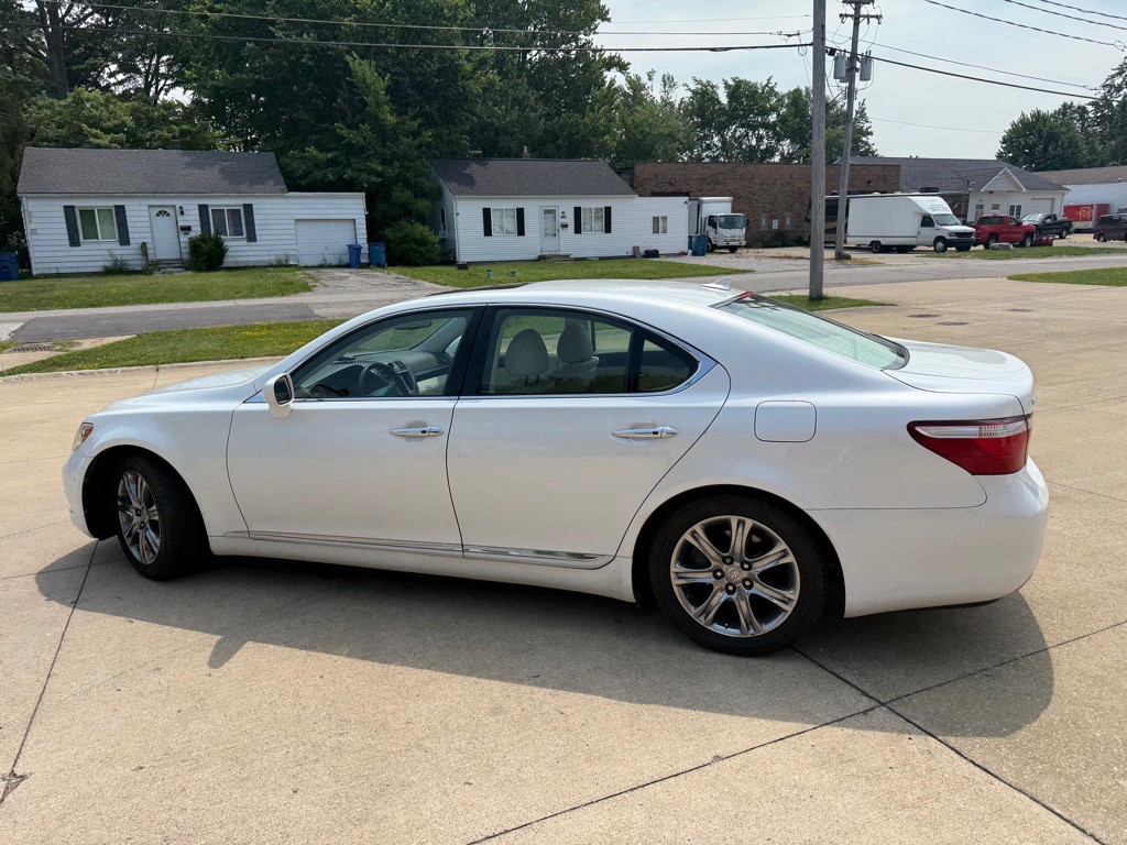 2008 Lexus LS Image 5