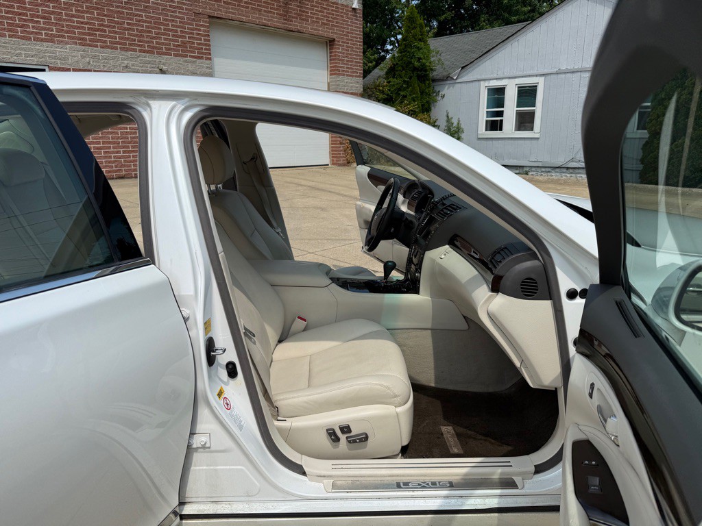 2008 Lexus LS Image 11