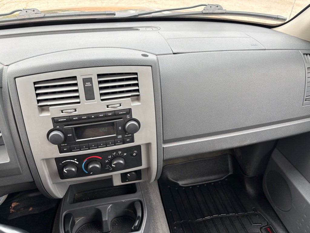 2005 Dodge Dakota Image 14