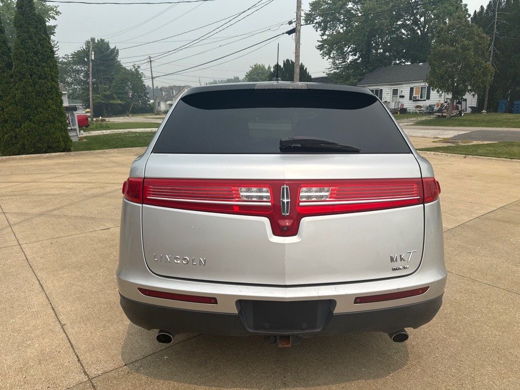 2014 Lincoln MKT Image 7