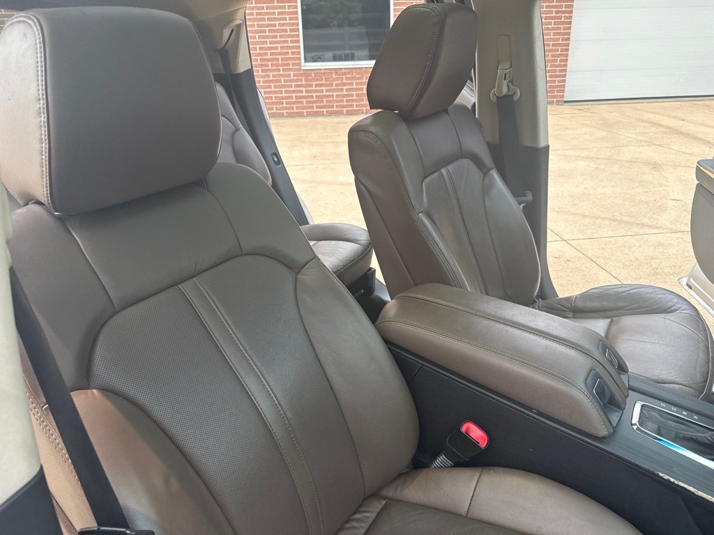 2014 Lincoln MKT Image 15