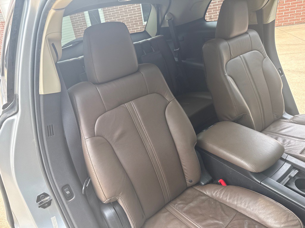 2014 Lincoln MKT Image 16