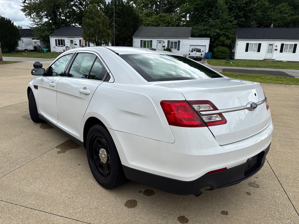 2015 Ford Taurus Image 4