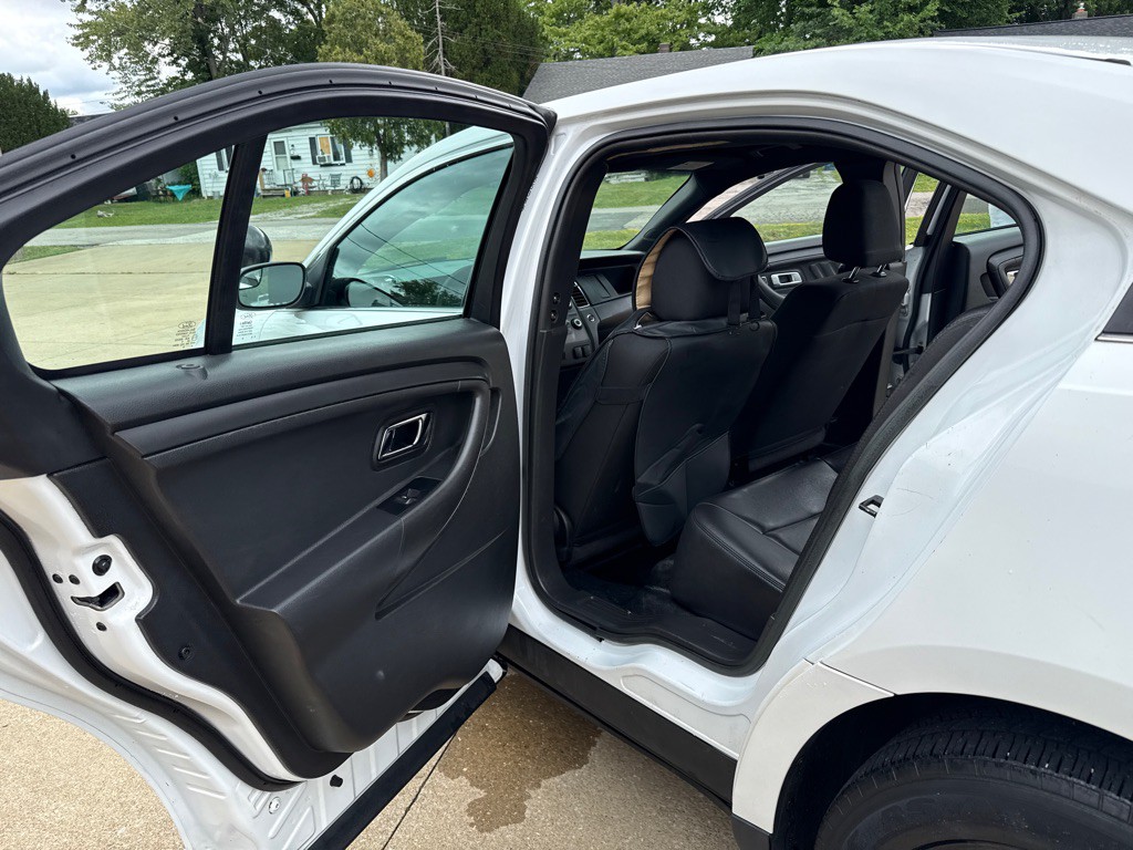 2015 Ford Taurus Image 11