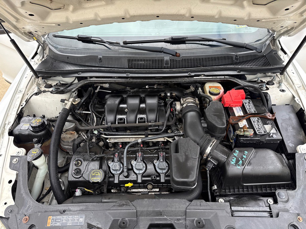 2015 Ford Taurus Image 19