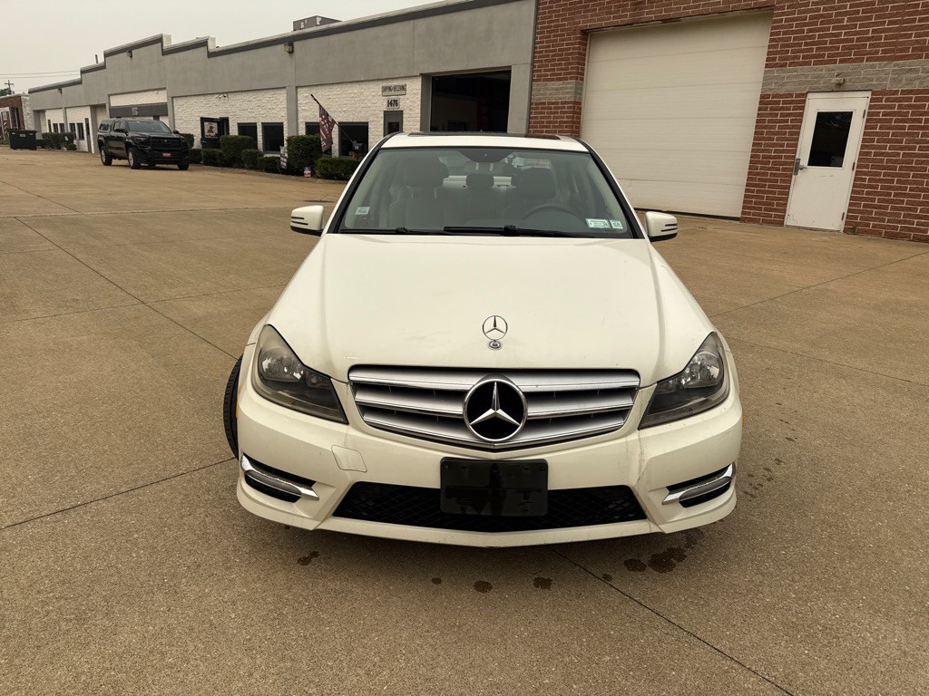 2012 Mercedes-Benz C-Class Image 2