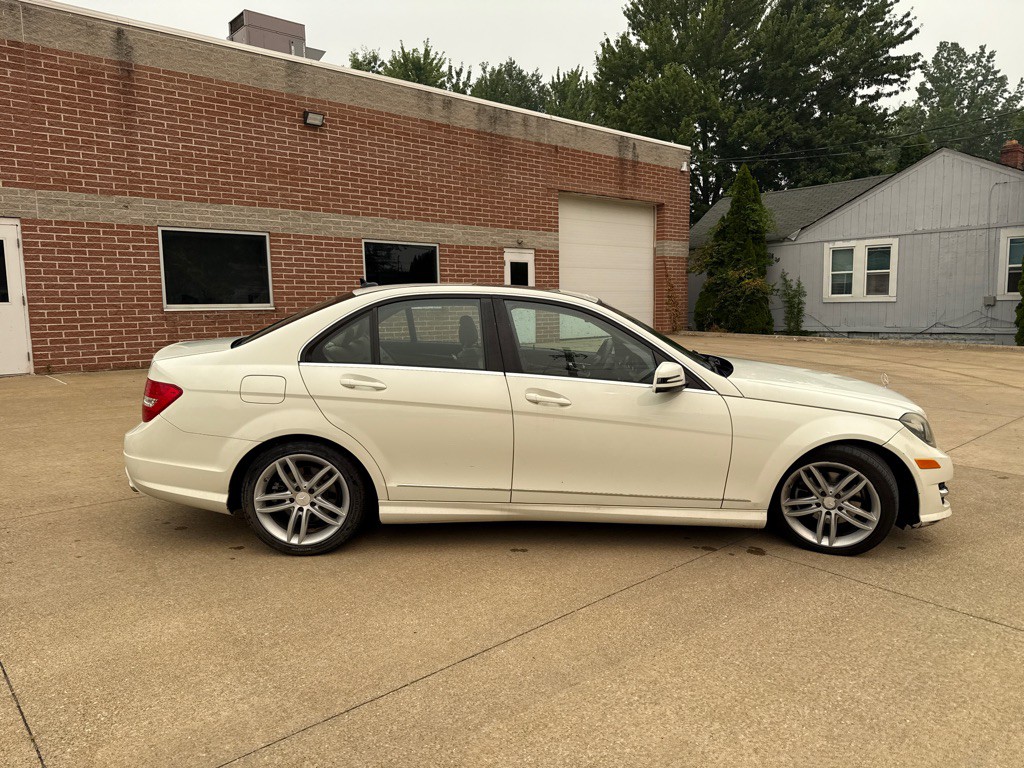 2012 Mercedes-Benz C-Class Image 4