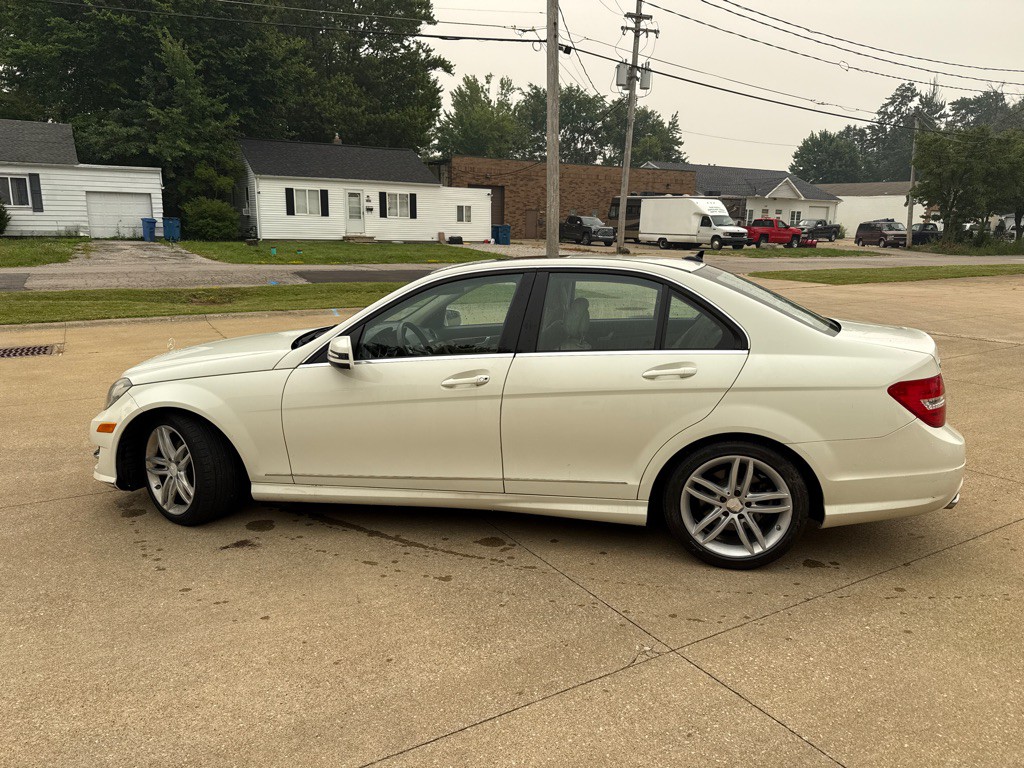 2012 Mercedes-Benz C-Class Image 5