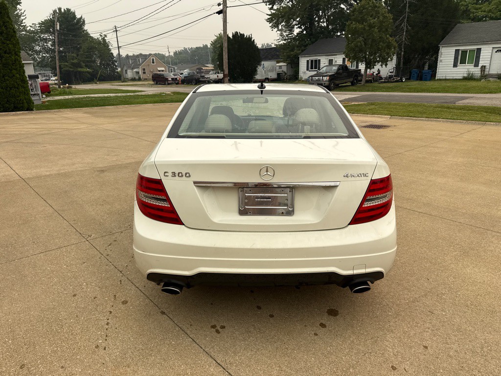 2012 Mercedes-Benz C-Class Image 7