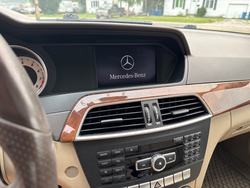 2012 Mercedes-Benz C-Class Image 16