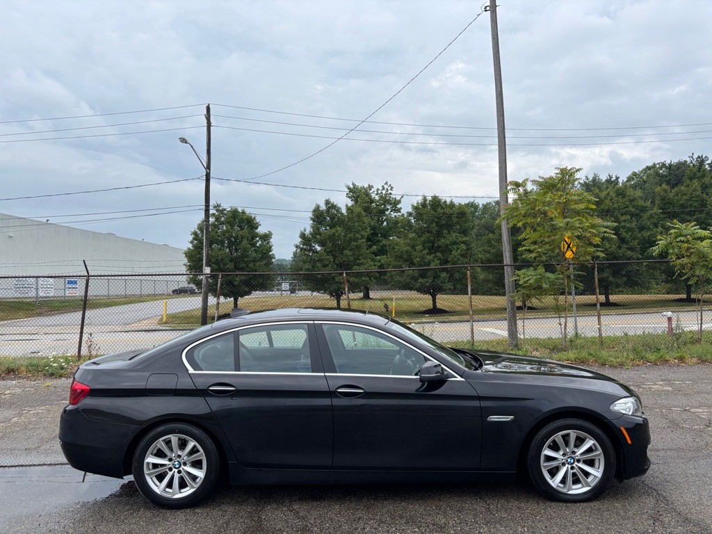 2014 BMW 5 Series Image 2