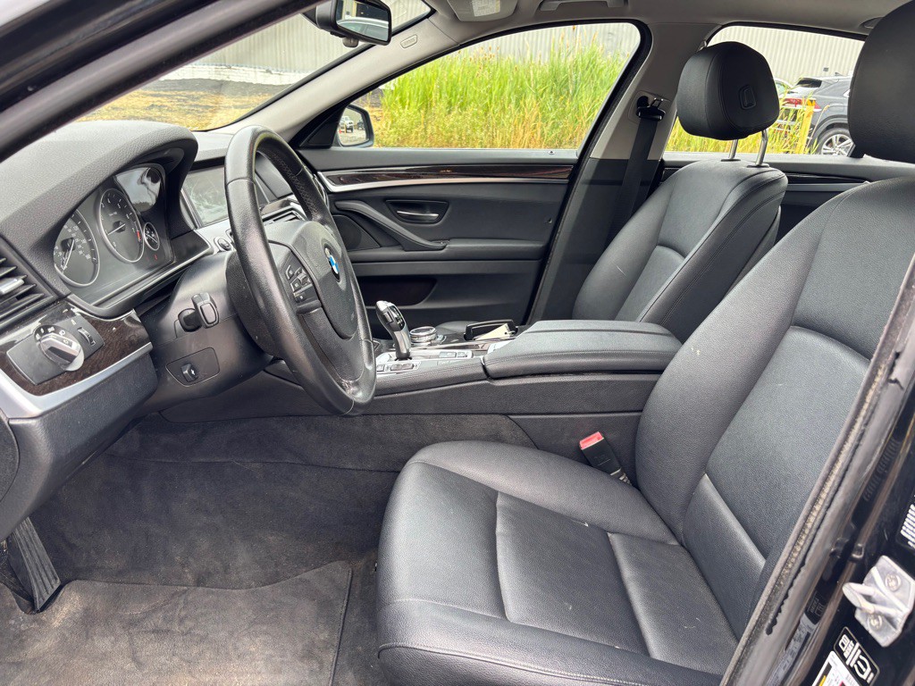 2014 BMW 5 Series Image 9