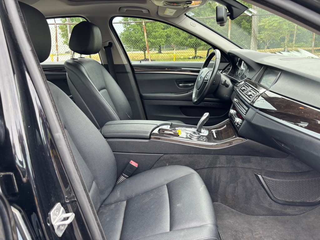 2014 BMW 5 Series Image 10