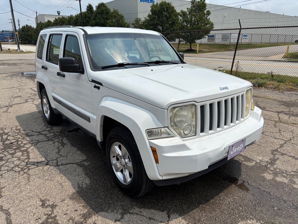 2012 Jeep Liberty Image 1