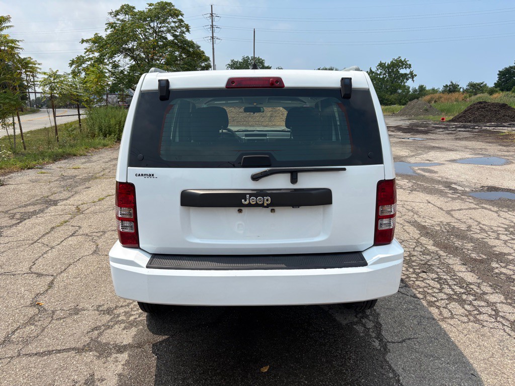 2012 Jeep Liberty Image 4