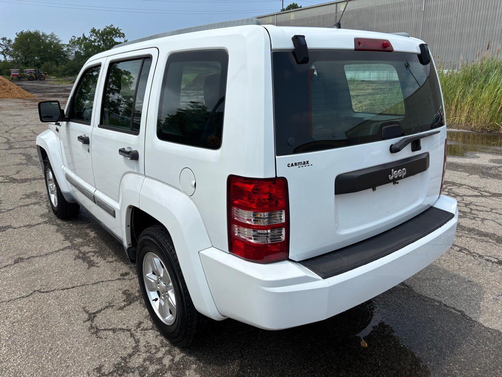 2012 Jeep Liberty Image 5