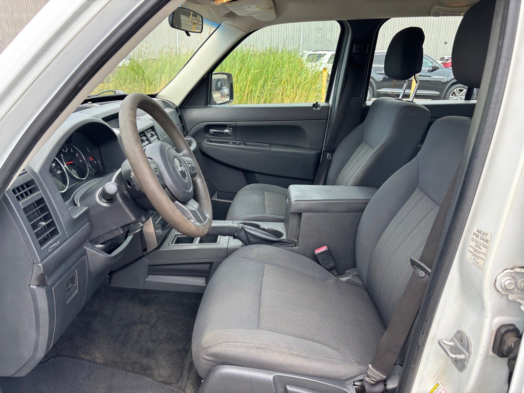 2012 Jeep Liberty Image 9