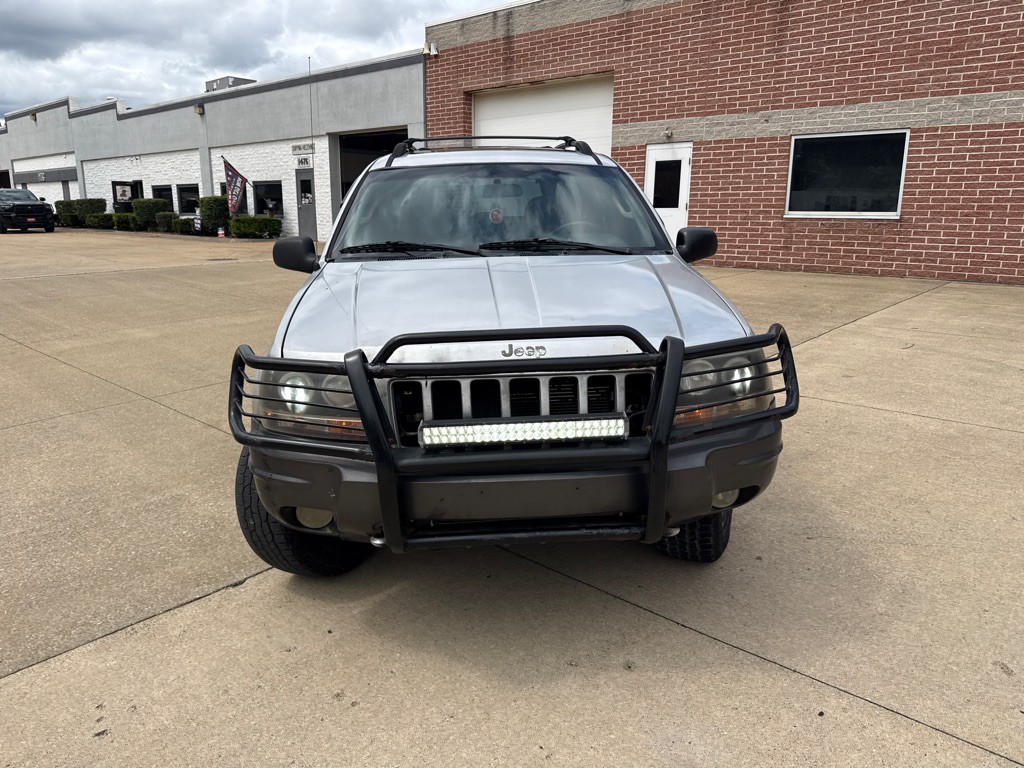 2004 Jeep Grand Cherokee Image 2