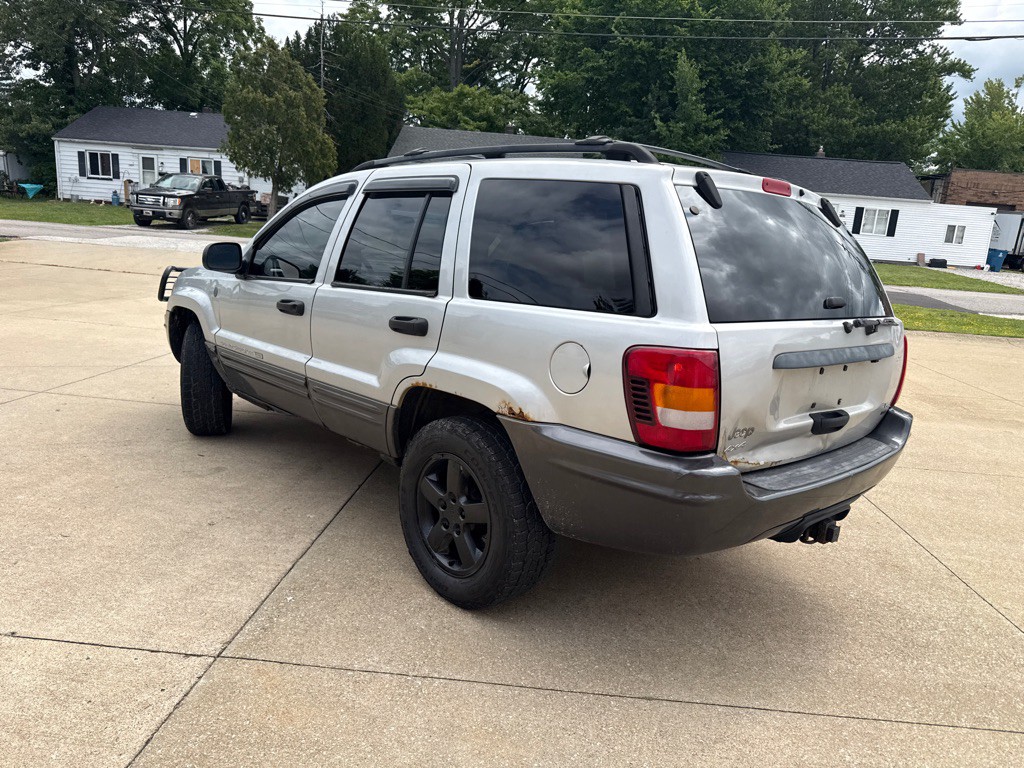 2004 Jeep Grand Cherokee Image 8