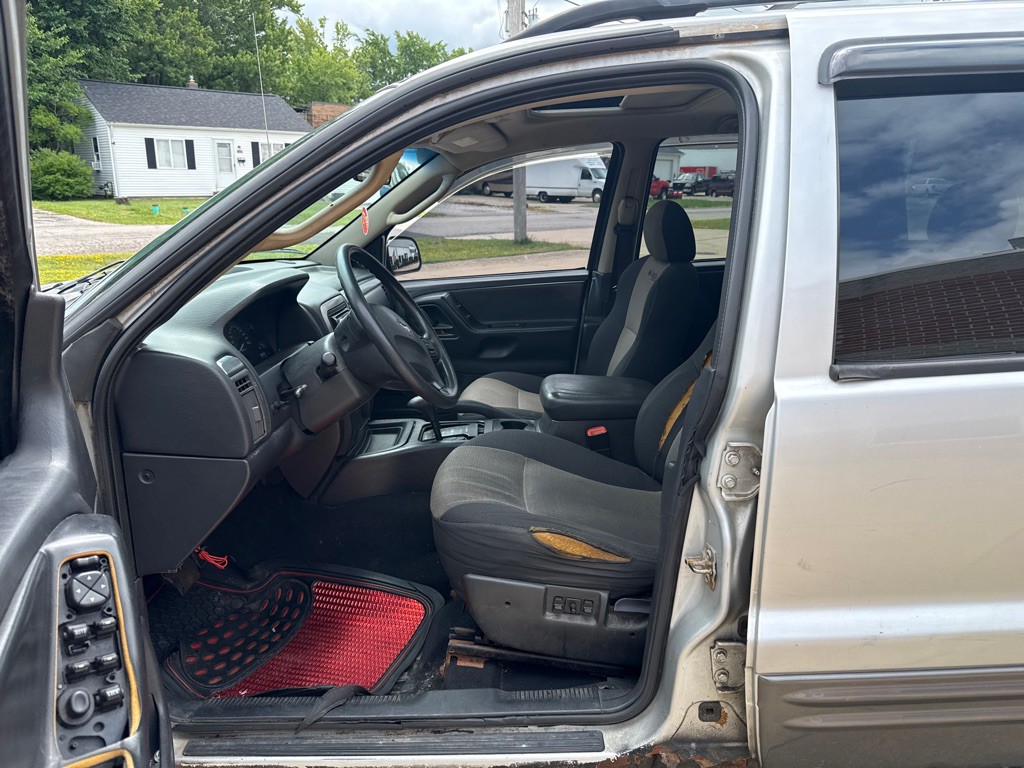 2004 Jeep Grand Cherokee Image 10