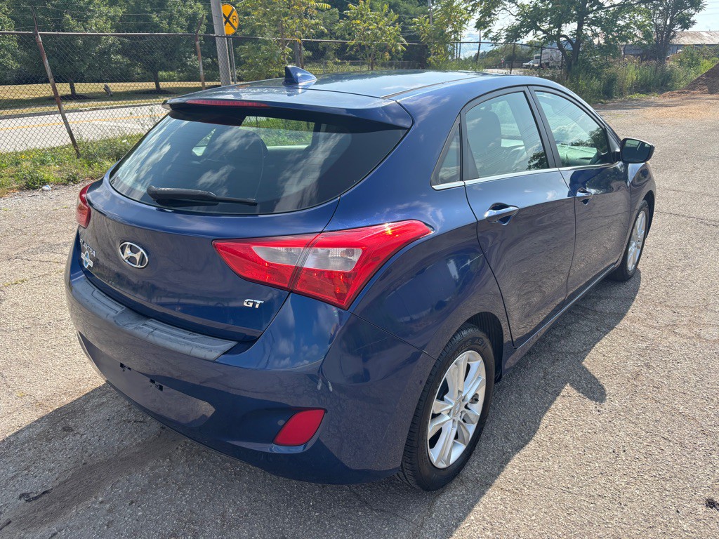 2013 Hyundai Elantra Image 3