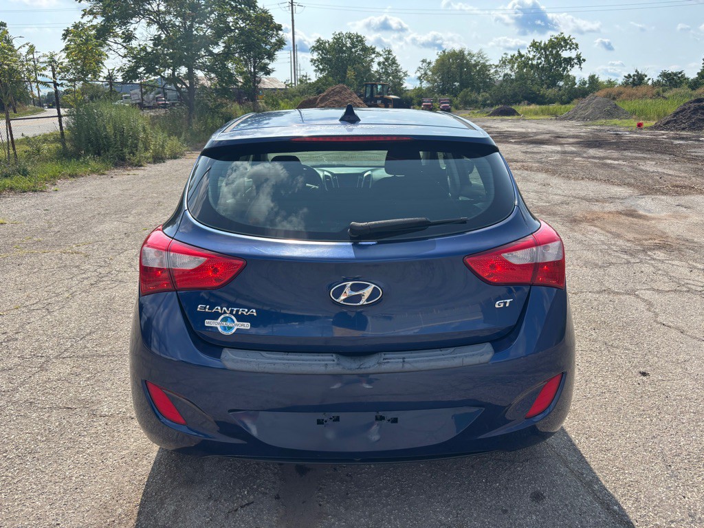 2013 Hyundai Elantra Image 4