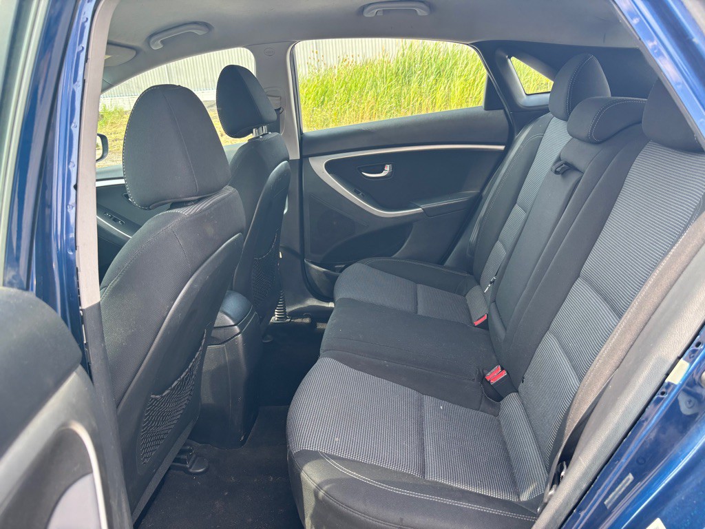2013 Hyundai Elantra Image 11