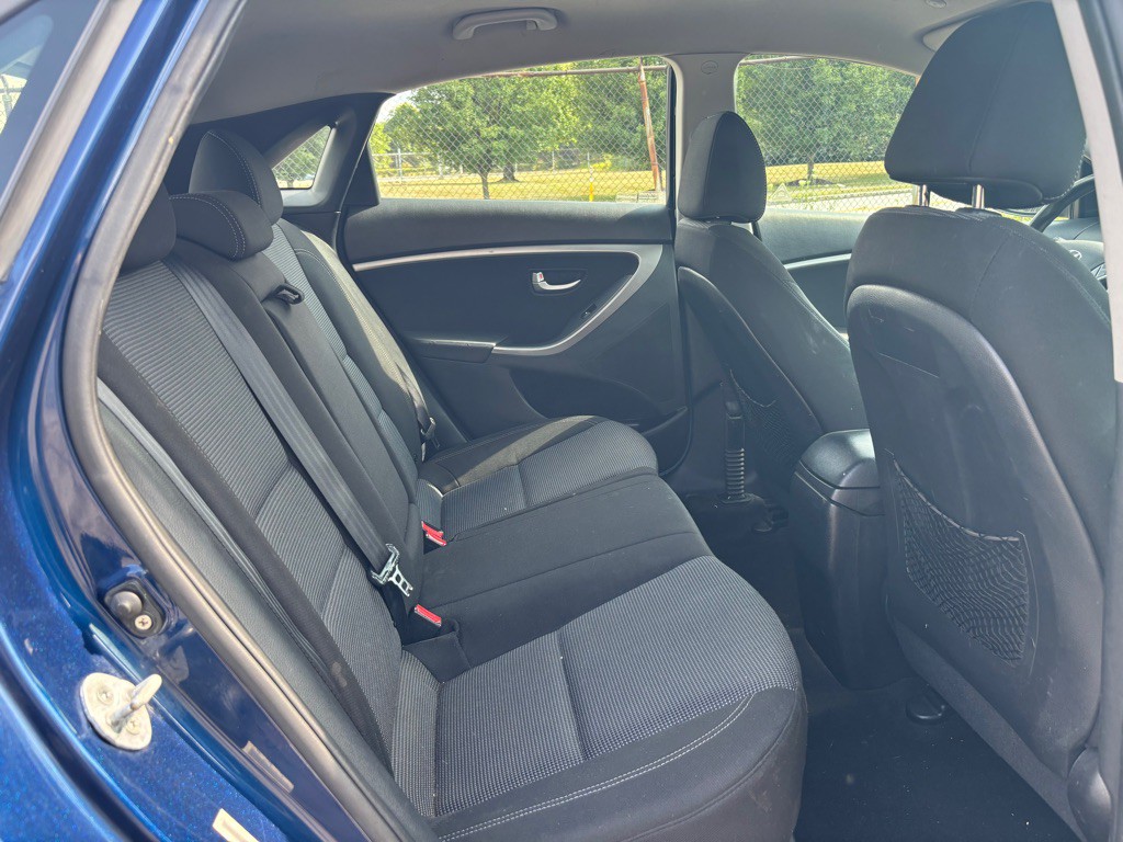 2013 Hyundai Elantra Image 12