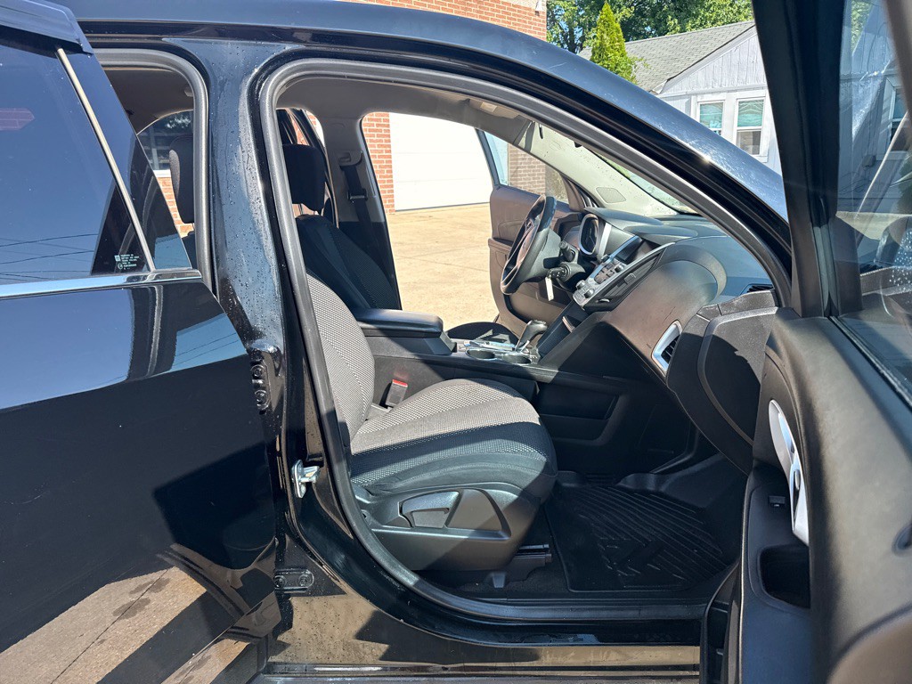 2017 Chevrolet Equinox Image 11