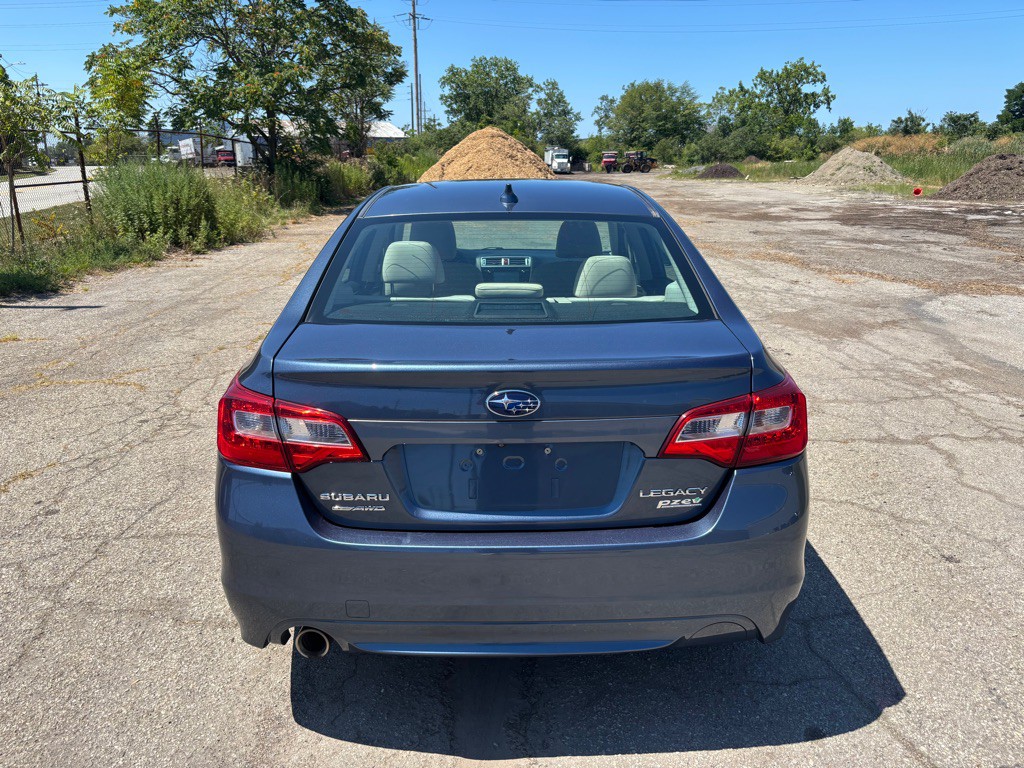 2017 Subaru Legacy Image 4