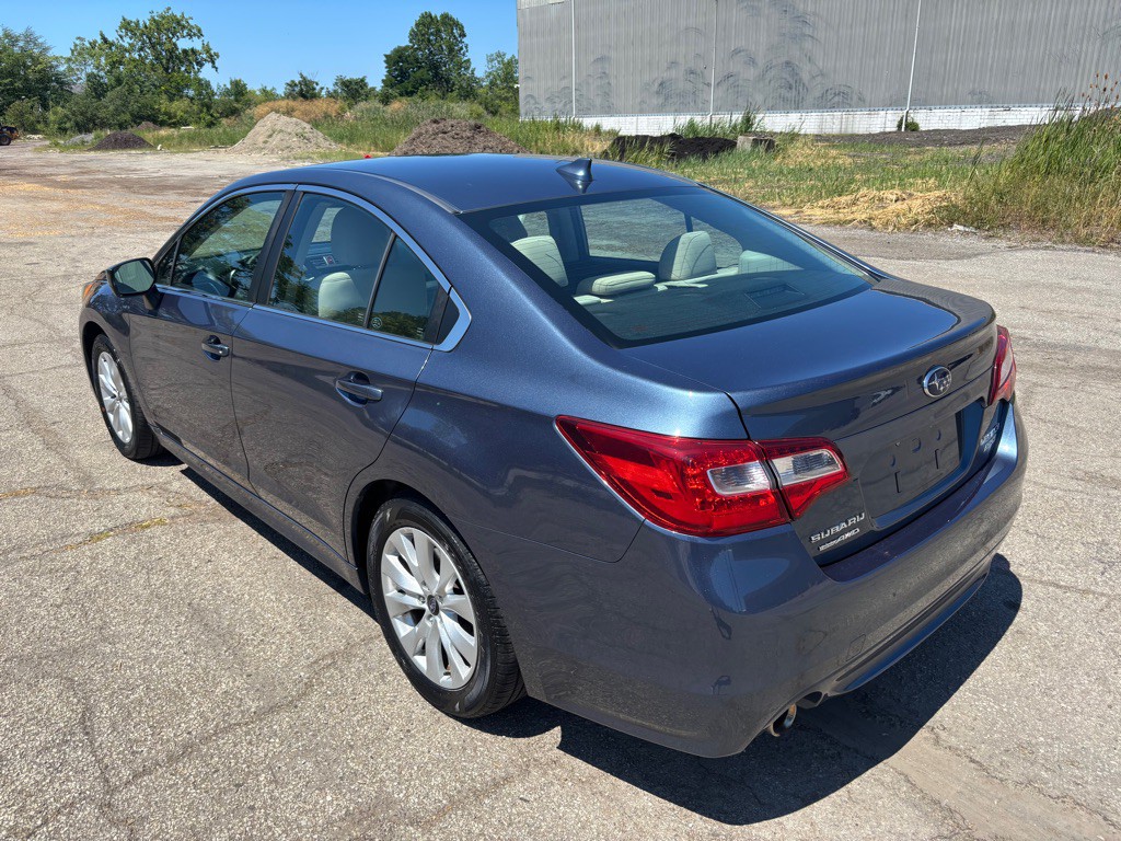 2017 Subaru Legacy Image 5