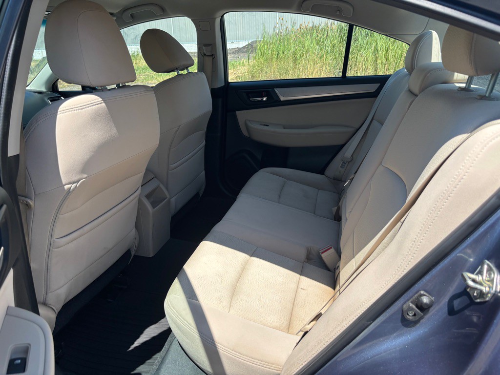 2017 Subaru Legacy Image 11