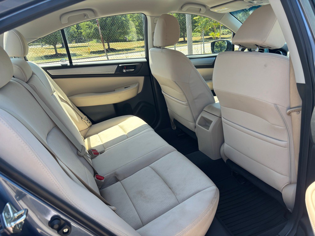 2017 Subaru Legacy Image 12