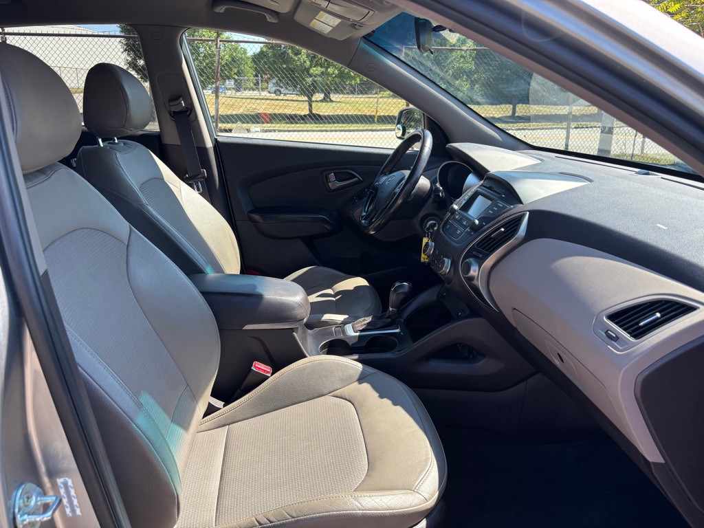 2015 Hyundai Tucson Image 10