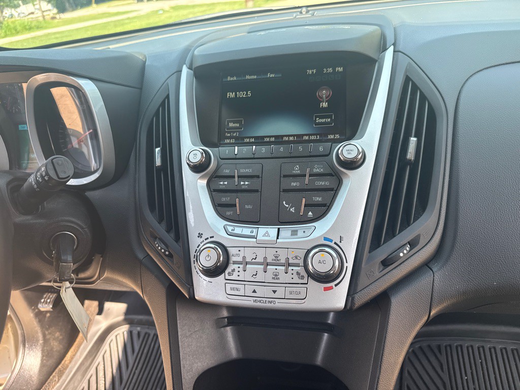 2015 Chevrolet Equinox Image 16