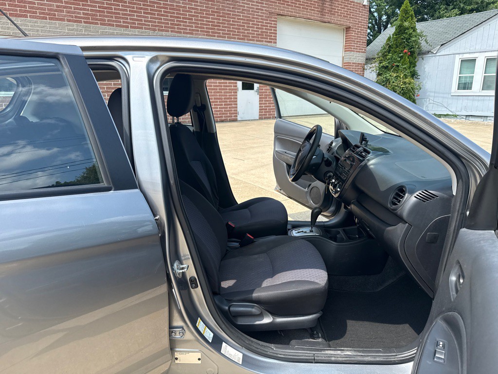 2017 Mitsubishi Mirage Image 11