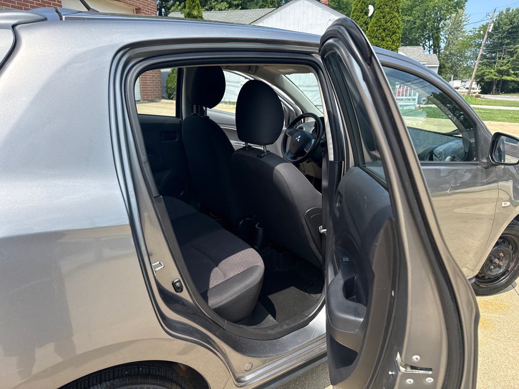 2017 Mitsubishi Mirage Image 13