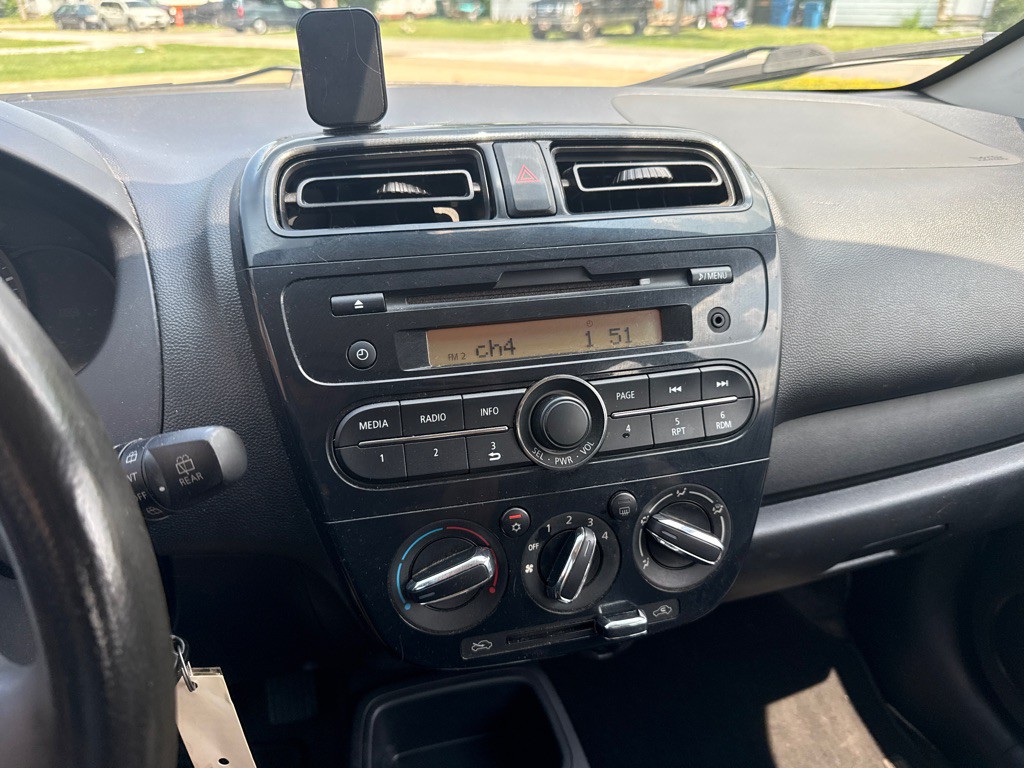 2017 Mitsubishi Mirage Image 15
