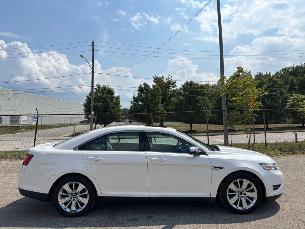 2012 Ford Taurus Image 2