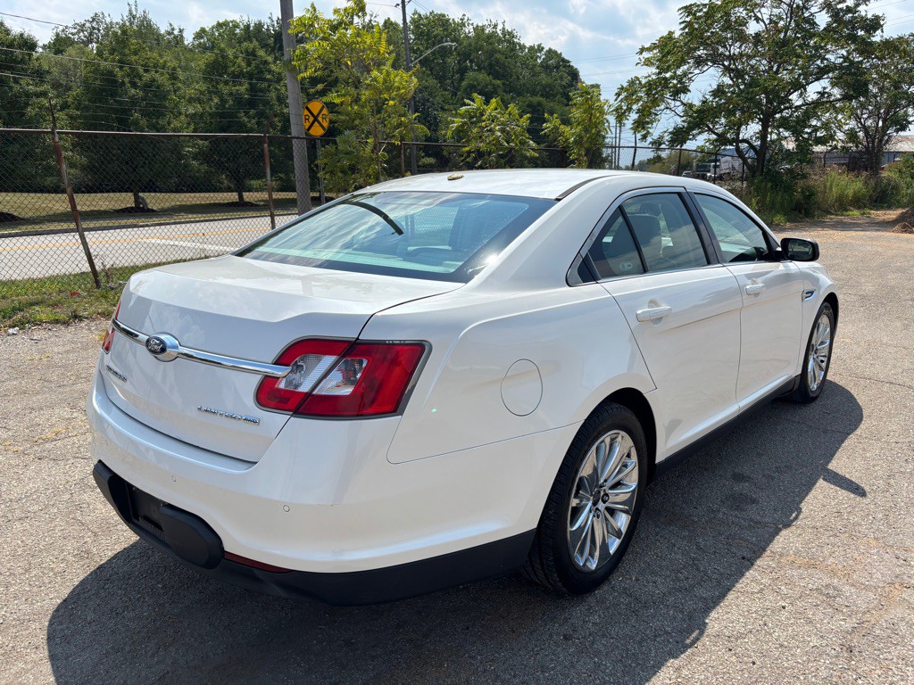 2012 Ford Taurus Image 3