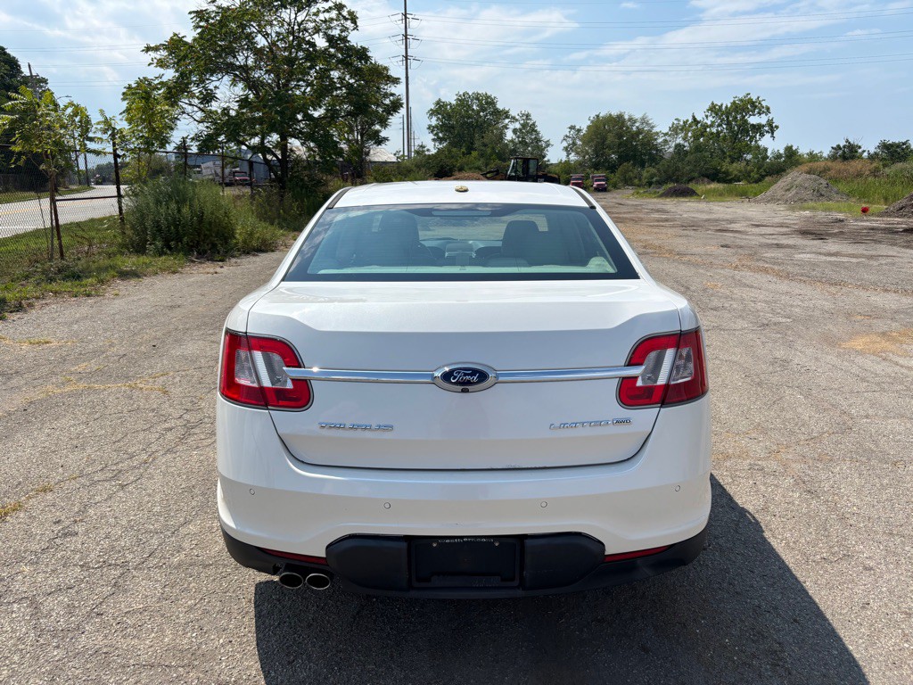 2012 Ford Taurus Image 4