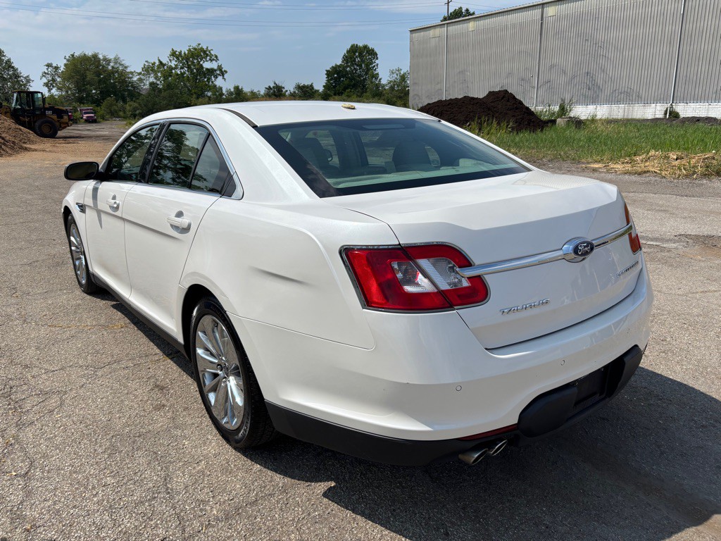 2012 Ford Taurus Image 5