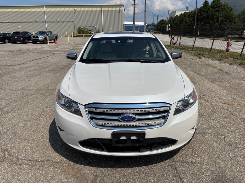 2012 Ford Taurus Image 8